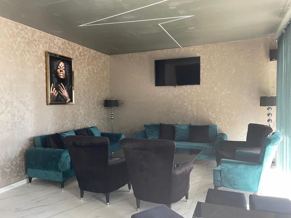 Complex Nero Aparthotel Παμπόροβο Εξωτερικό φωτογραφία