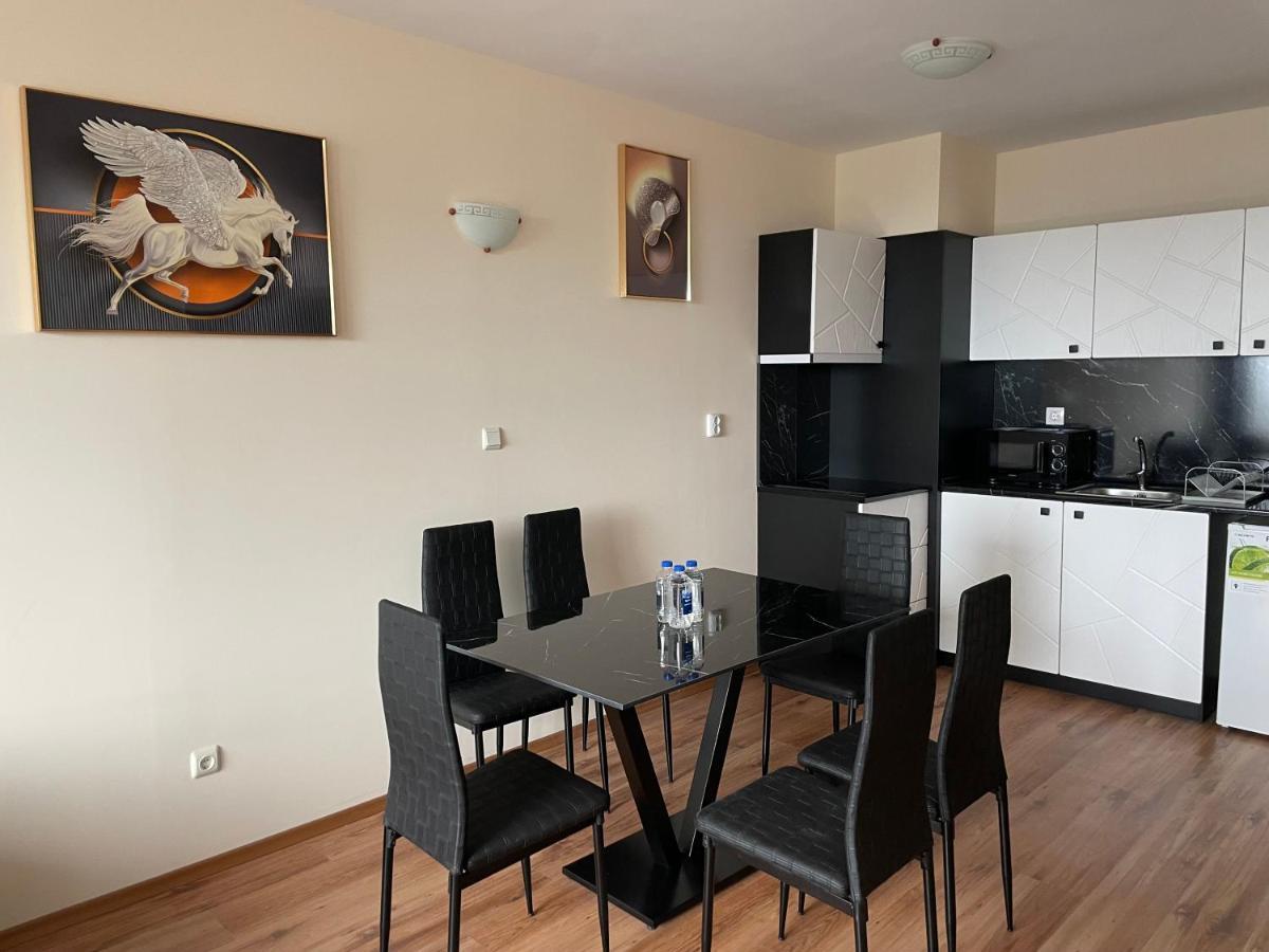 Complex Nero Aparthotel Παμπόροβο Εξωτερικό φωτογραφία