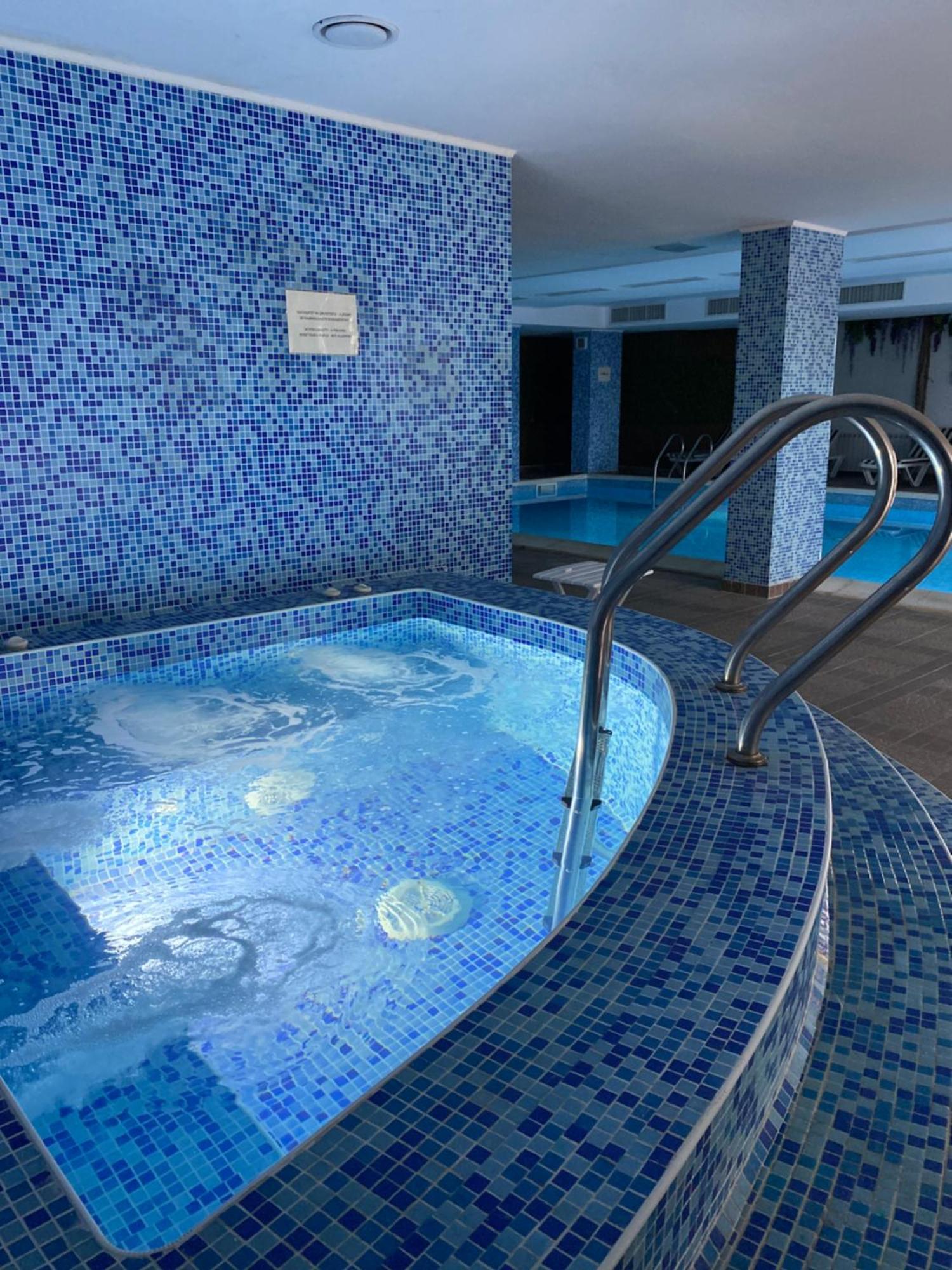 Complex Nero Aparthotel Παμπόροβο Εξωτερικό φωτογραφία